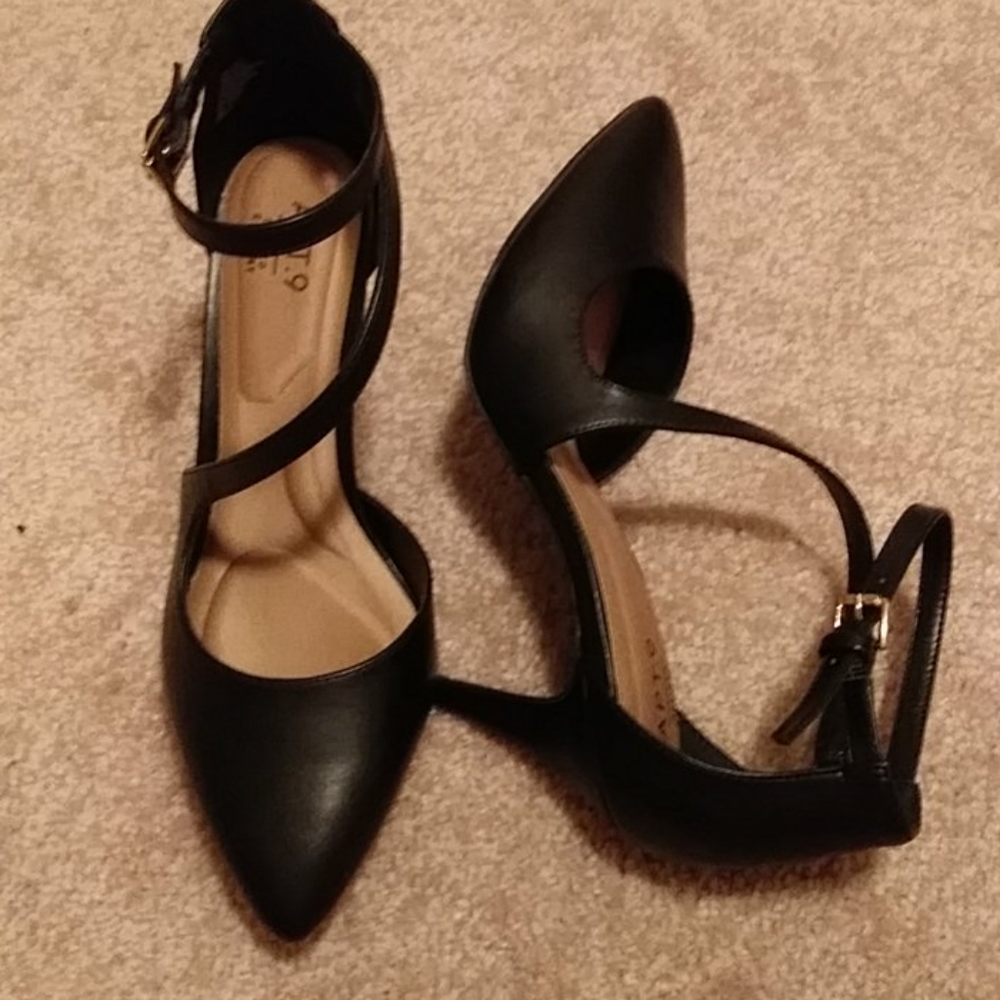 Shoe - Picture 8 of 8